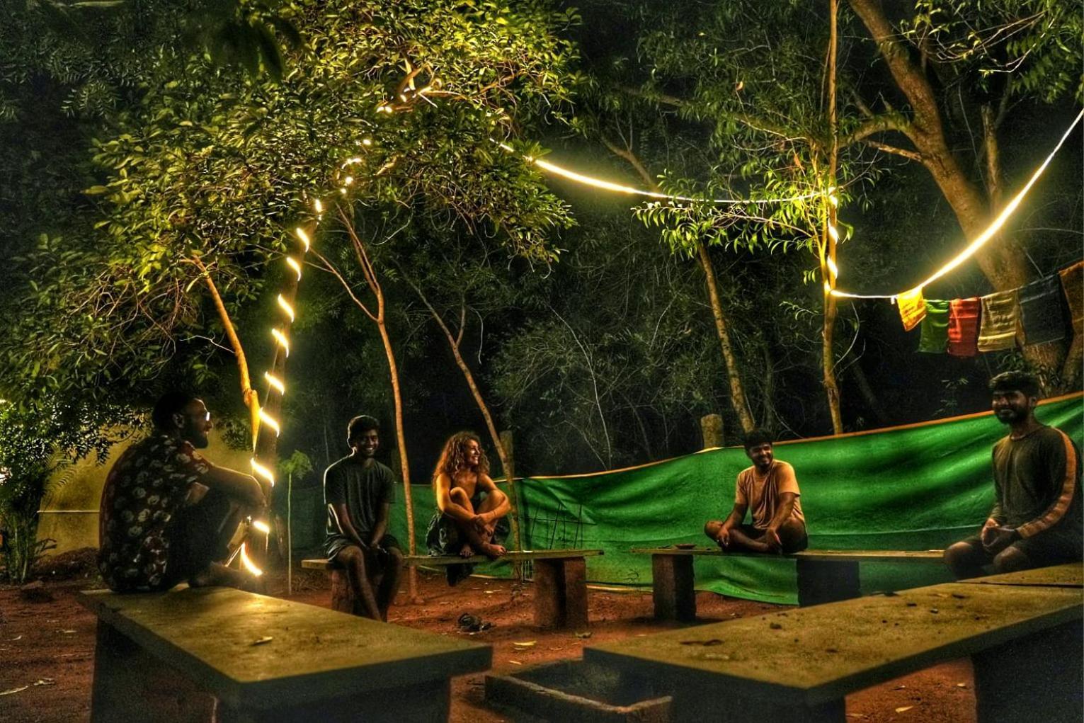 Nebula Nest Cafe & Hostel Auroville Exterior foto